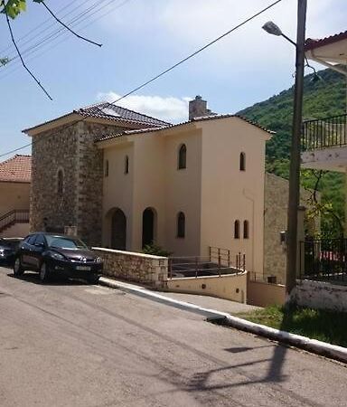 Villa Ria Kalavryta Bagian luar foto