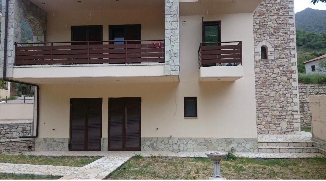 Villa Ria Kalavryta Bagian luar foto